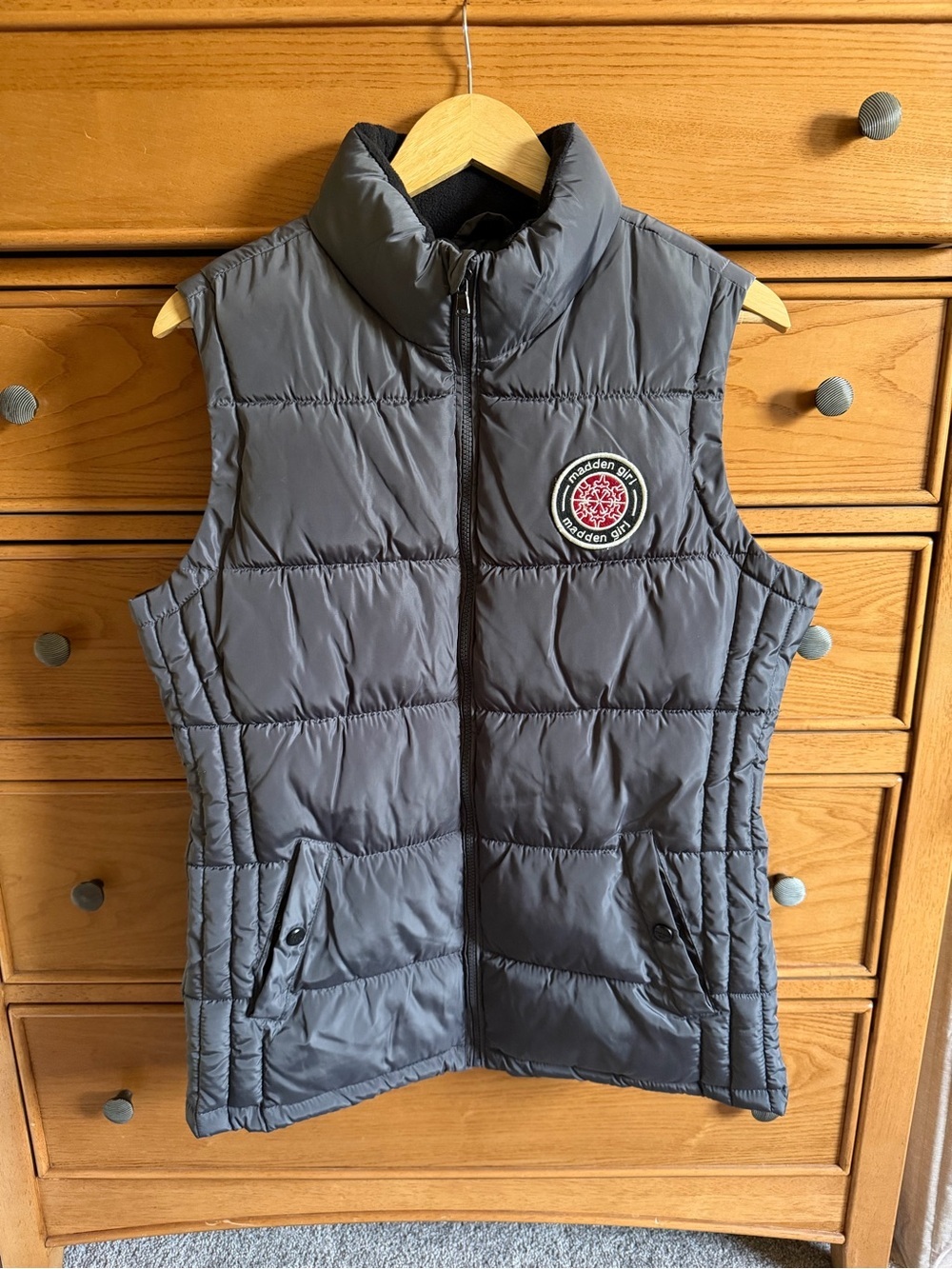 Madden Girl Gray Vest Jacket Quilted Puffer Full Zipper Womens Size Medium Fall
